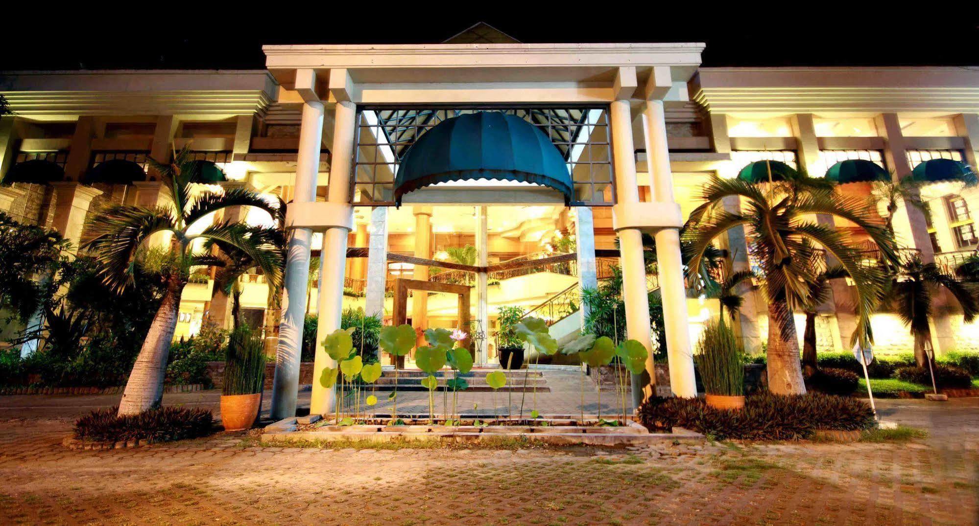 Bentani Hotel & Residence Cirebon Ngoại thất bức ảnh
